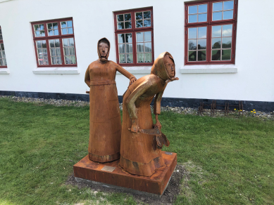 Roepige-skulptur nyt vartegn for Museum Polakkasernen
